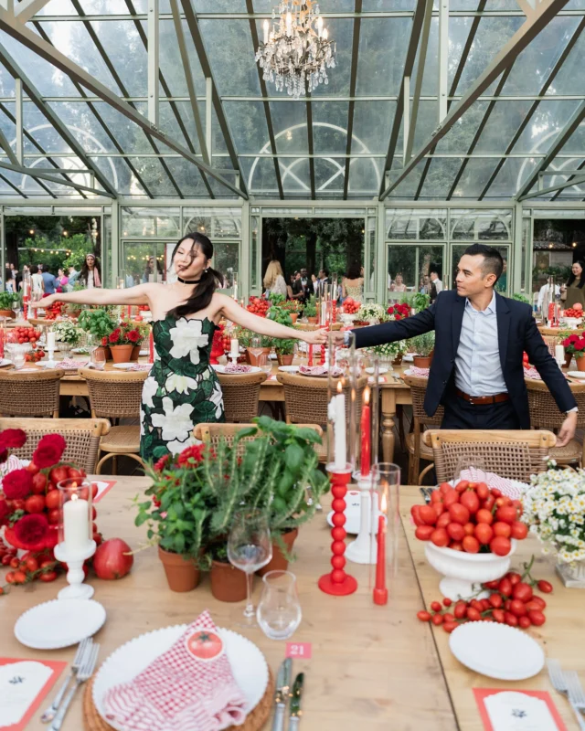 🇮🇹 When your welcome day looks like this…
You know you’re in Italy,
and That’s Amore! 🍷♥️

Belyn & Jason kicked off their wedding celebration in the most Italian way possible:
bunches of tomatoes, red checkered tablecloths, pots of fresh basil and that warm, rustic vibe! 🌿🍅
In other words: 
Pizza, amore, musica… and all set to say ‘Ciao amici!’ 👋🏻🍕

@villazagarasorrento set the stage for a welcome day full of flavor, colors, and la Dolce Vita! 🍝
Because in Italy, the wedding magic doesn’t start at the altar, it starts at the table! 🍷

Wedding Planner: @esterchianelli_iwa
Wedding Coordinator: @alessandra_silenziario
Venue: @villazagarasorrento 
Flower Decor: @andrea_russo_flower_stylist 
Forniture & Setups: @fgeventi 
Lights & Sound: @andreapirozzi73 
Printing: @albanodigital 
Sketcher: @alessandra_trifari
Photography: @davidbastianoni 
Videomaker: @luigidegregorio
Newlyweds: @belynlai @juice7787
Make-up & Hair: @beautylivery 

\\ WHATEVER YOUR HEART DESIRES, WE’LL MAKE IT HAPPEN \\

|| Ester Chianelli Italian Wed Agency ||

📱3806966342
💻 www.esterchianelli.com
📧 info@esterchianelli.com 

#sorrentowedding #amalficoastwedding #italianweddingplanner #italianwedding #italywedding #welcomeday #italianweddingvenue #luxuryweddingplanner